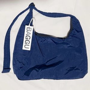 BAGGU Nylon Shoulder Bag in Navy